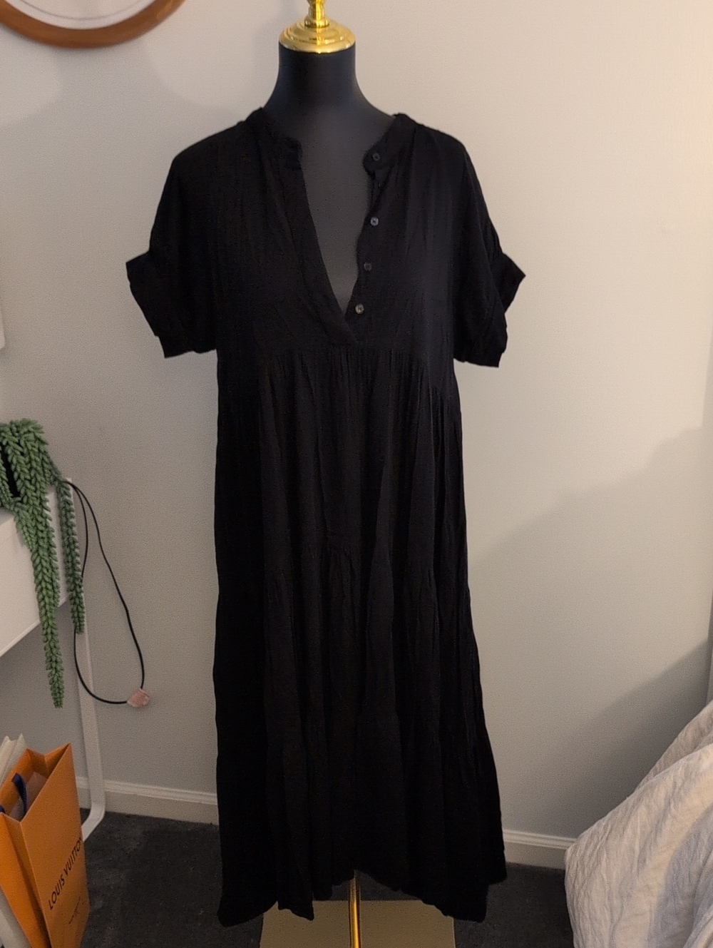 bohme Black Short-Sleeve V-Neck tiered Midi Dress